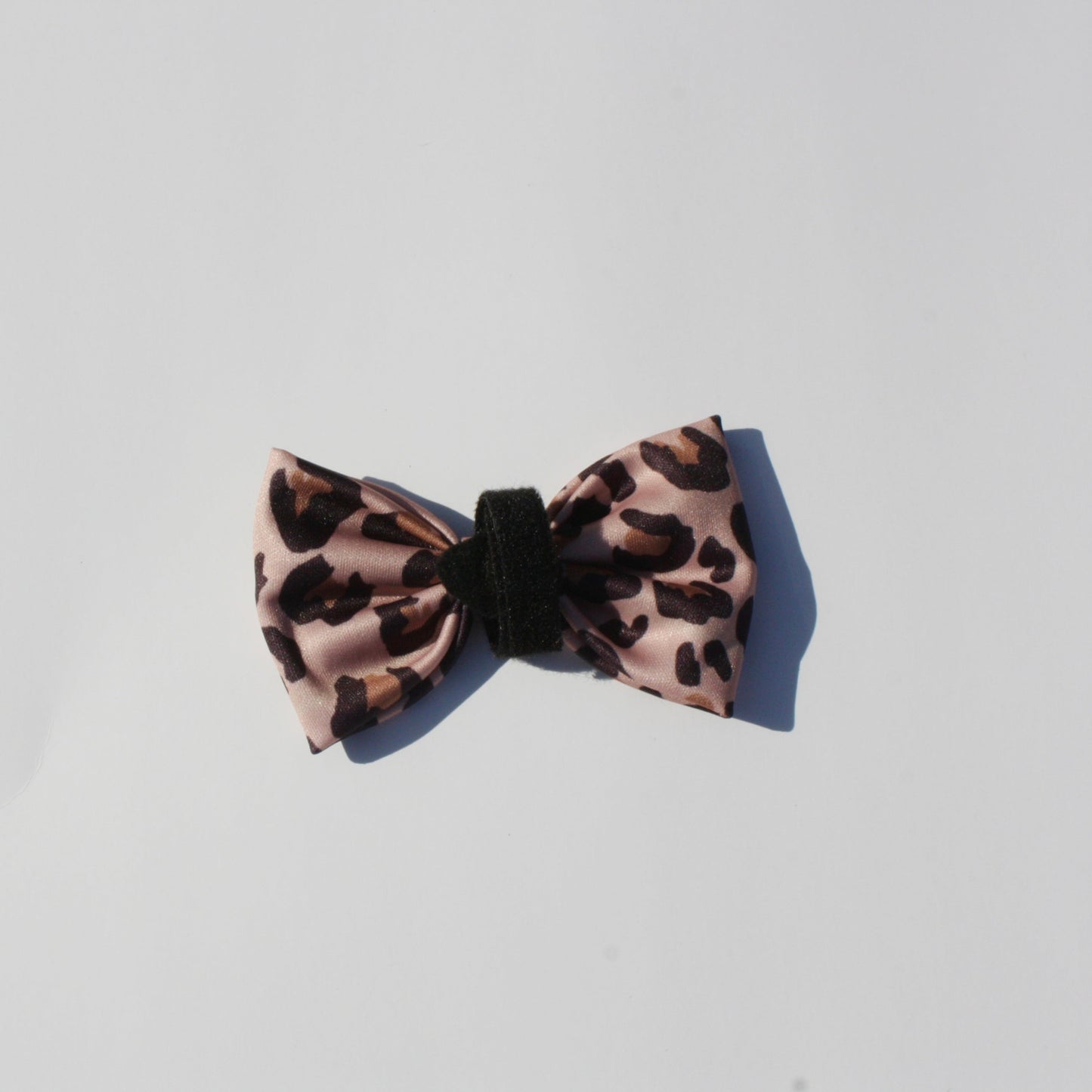 Safari bow tie